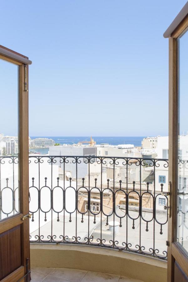 Stunning 4 Bedroom Apart. Near Balluta Bay